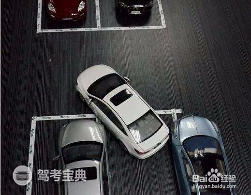 新手停车都有哪些技巧需要掌握