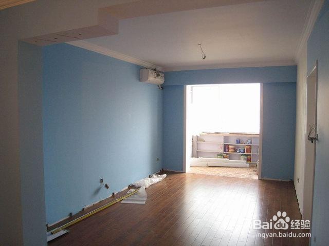 装修后地板上的白灰怎么去除