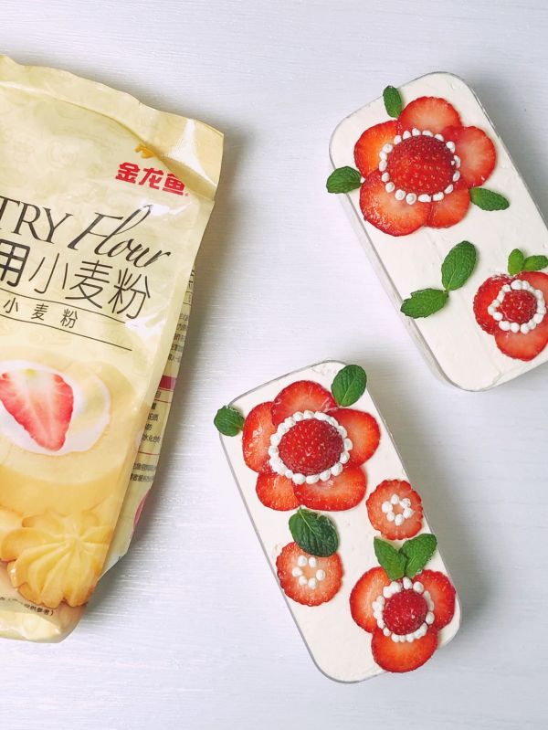 草莓奶油盒子蛋糕
