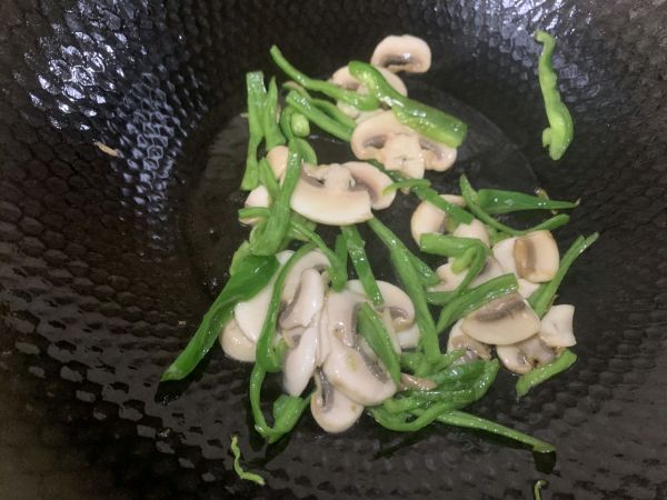 火腿口蘑炒意面