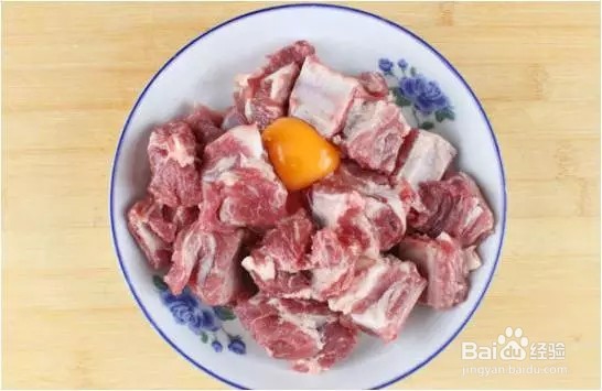 外焦里嫩鲜香可口的椒盐排骨