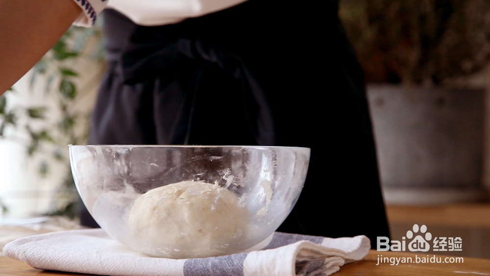 做出入味的红豆沙蛋黄酥