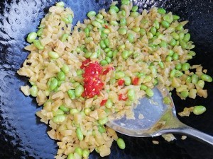 毛豆炒萝卜干的攻略