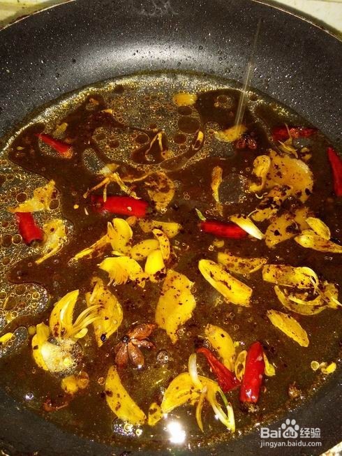小米辣酱汤鲫鱼豆腐锅