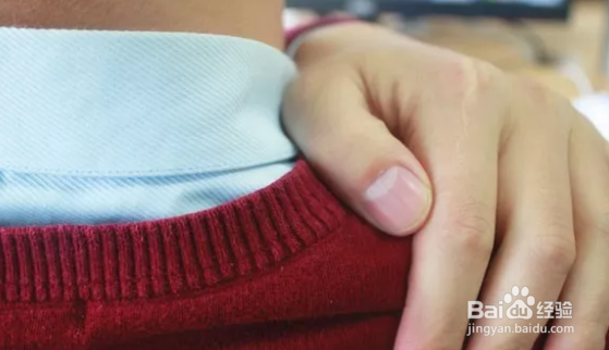 总是感觉肩膀疼 是怎么回事