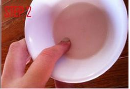 DIY美甲也疯狂教你用报纸学习美甲