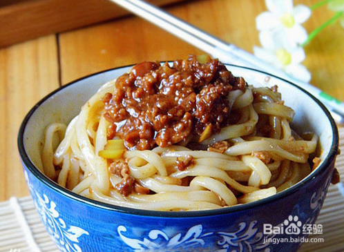 美味可口炸酱面