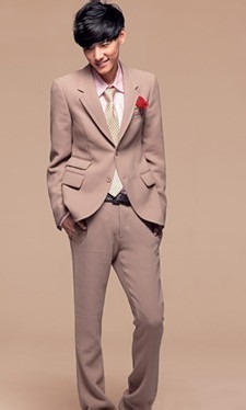 新郎西服与肤色搭配注意事项