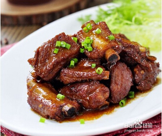 土豆红烧排骨是如何制作的