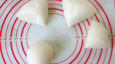 猪肉芹菜千层馅饼的制作方法