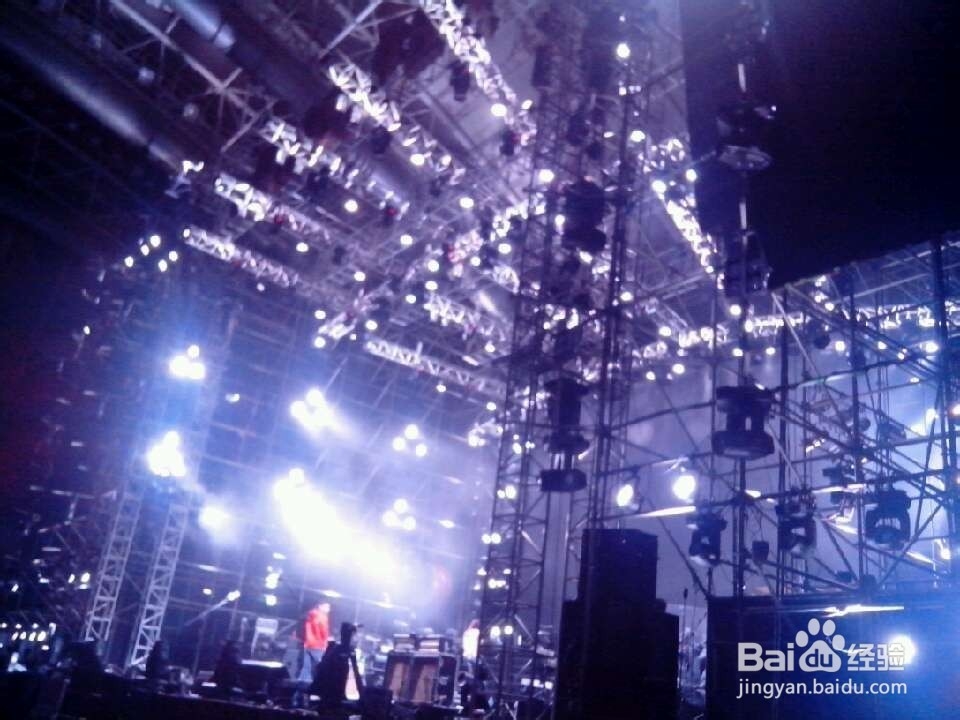 大象演出--2013汪峰武汉站演唱会(光谷体育馆)