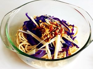 紫甘蓝豆腐丝的做法