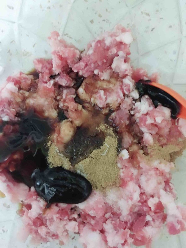 韭黄水饺的做法