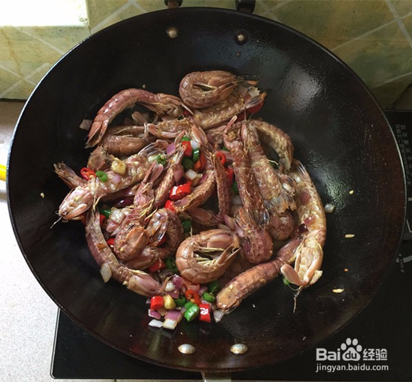 如何做出好吃的香辣美味皮皮虾