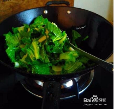 如何把白菜炒出来吃？