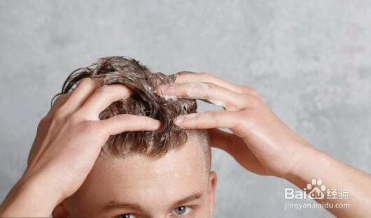 男性脱发严重,洗头掉头发处理经验和防脱方法