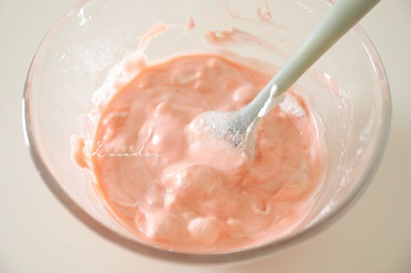 草莓爱心奶油蛋糕卷