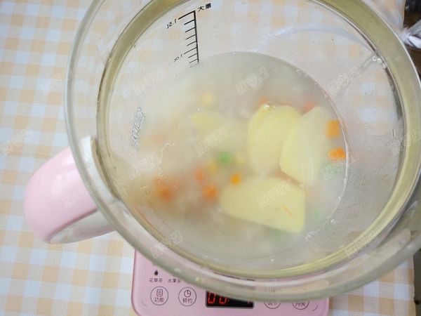 杂蔬藜麦鳕鱼粥