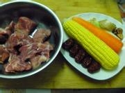 排骨玉米胡萝卜汤的做法