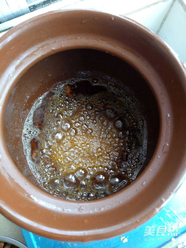 砂锅肥肠的做法