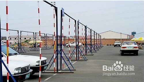 解读2013新交规--新版驾驶证行车注意事项