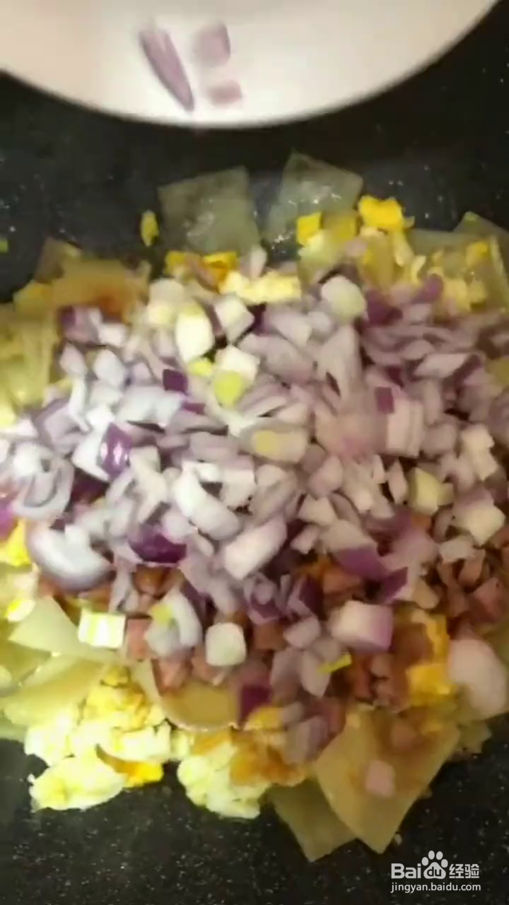 如何制作简单好吃的炒冷面?