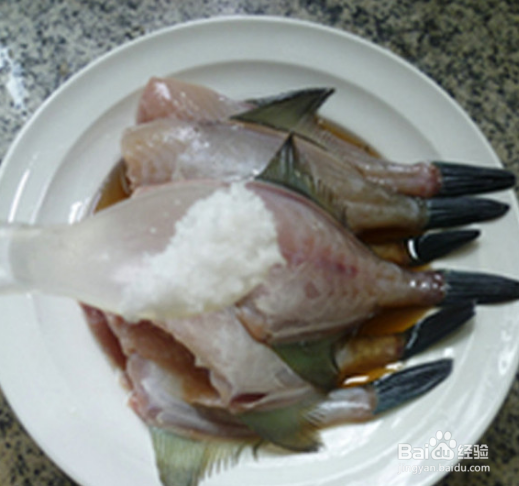 剁椒蒸小扒皮鱼的做法