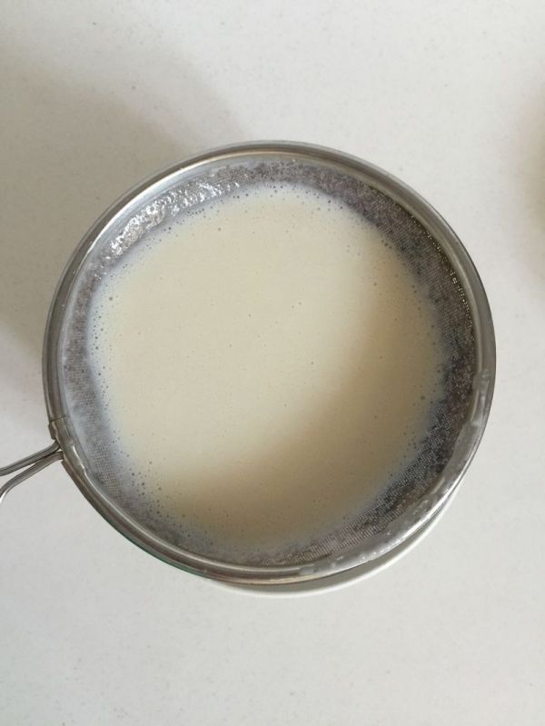 板栗馅儿冰皮月饼