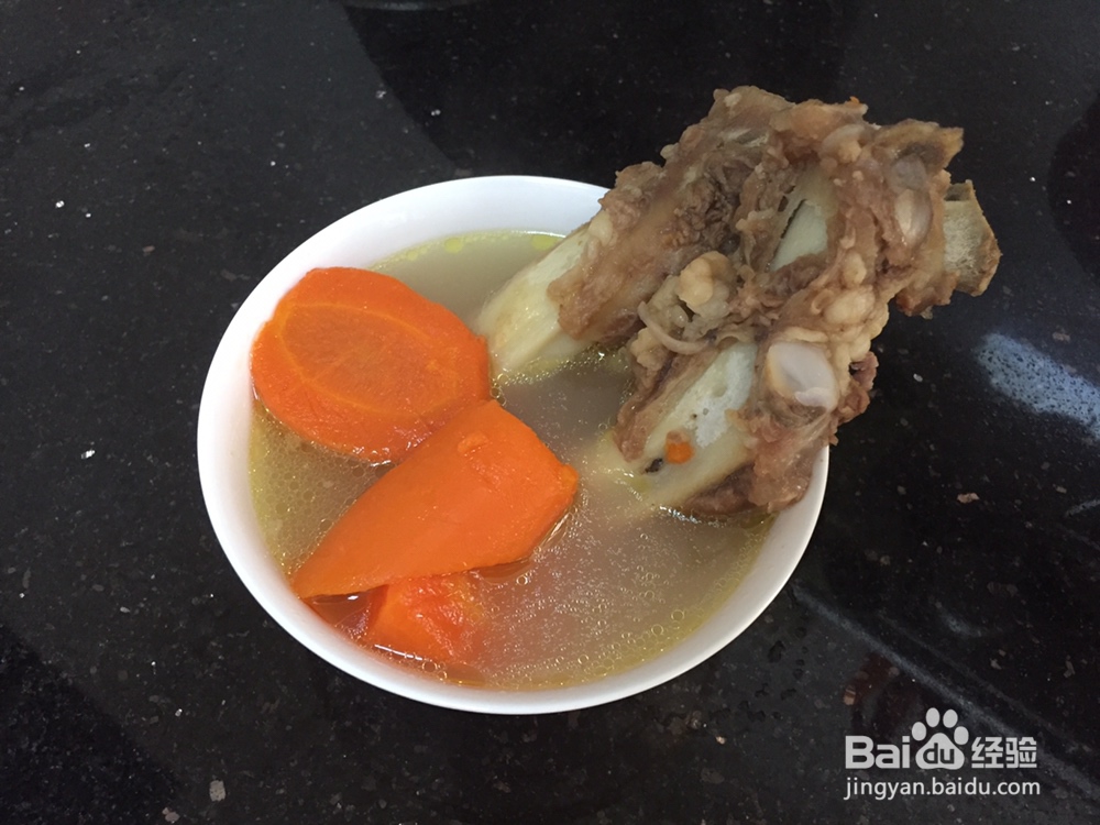 大厨教程之-奶白色牛骨胡萝卜汤!