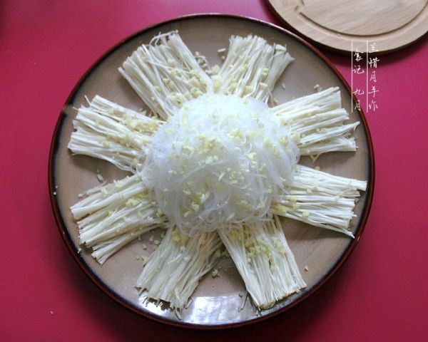 金银蒜粉丝蒸金针菇