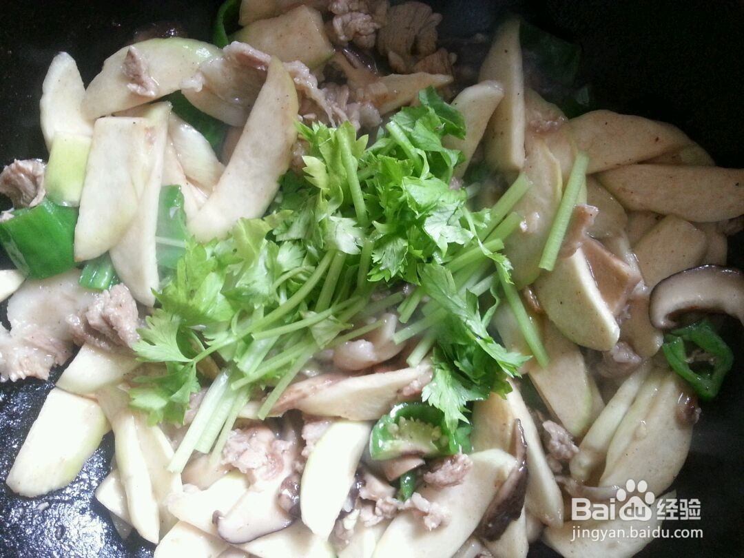 茭白肉片溜香菇的做法