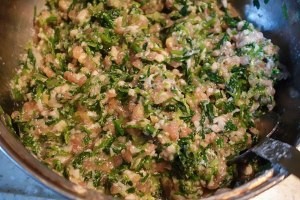 炸荠菜春卷的做法