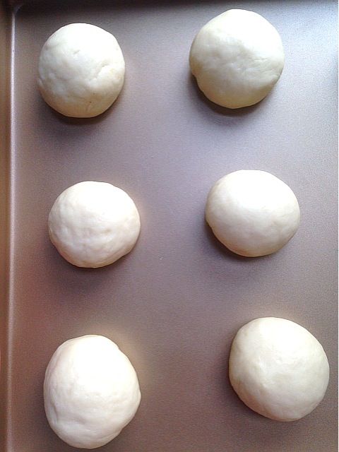 豆沙牛奶小面包