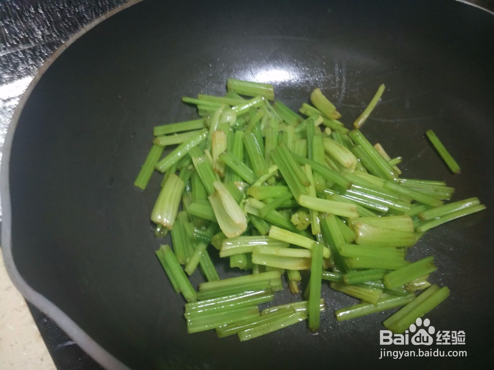 芹菜炒豆干的简单做法