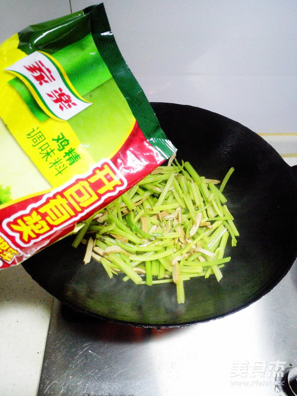 芹菜炒香干金鸡报喜合家乐