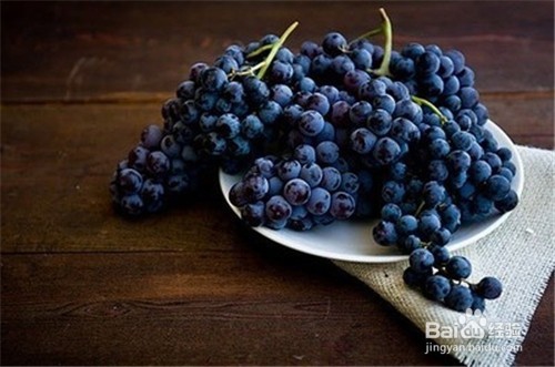 秋季养生经常吃这7种食物，皮肤会变得白嫩光滑