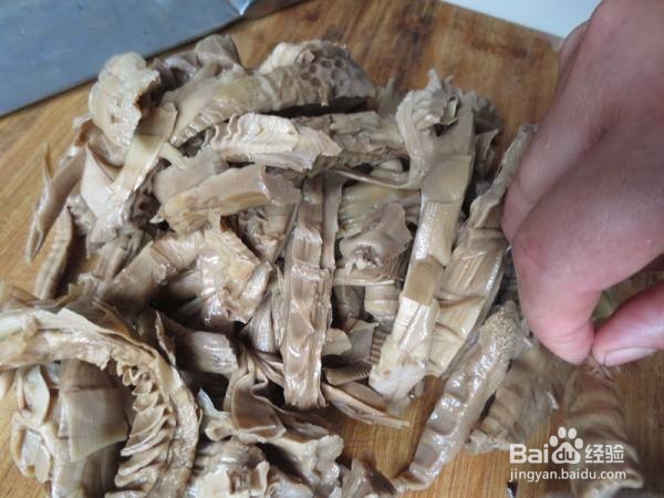 四川笋子烧牛肉的做法