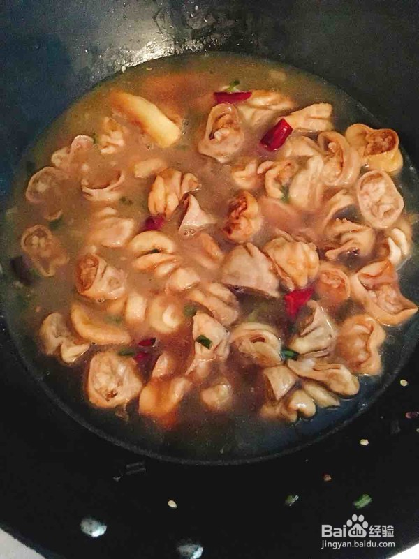 教你做红烧香辣肥肠面