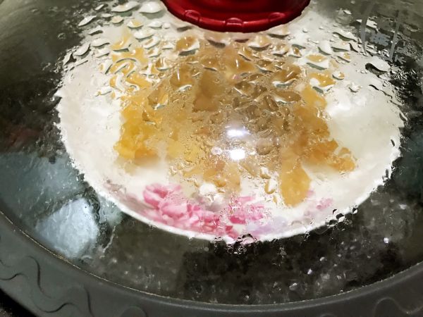 红枣枸杞花胶奶冻