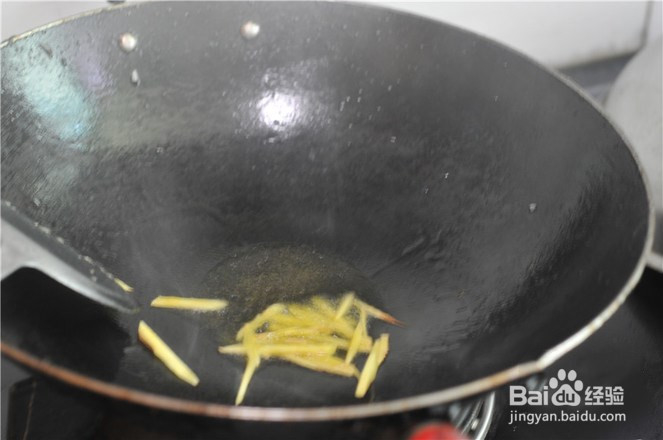 如何超出好吃美味的青红椒炒虾仁