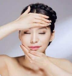 祛鱼尾纹的方法