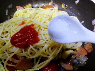 番茄口蘑火腿意面