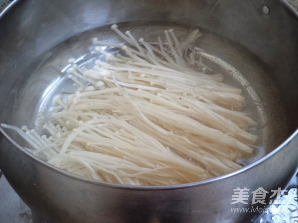 茄汁金针菇的做法