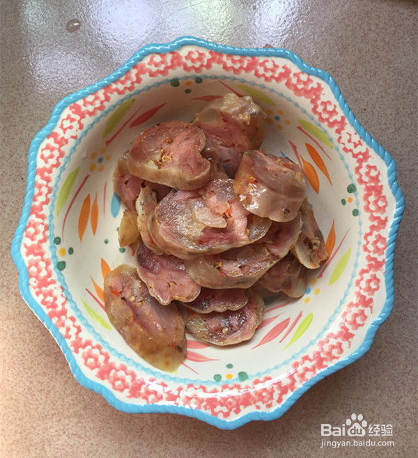 洋葱炒腊肠的制作方法