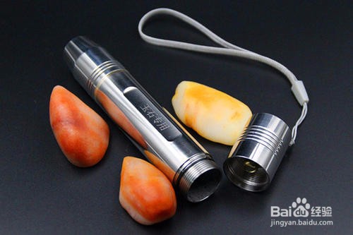 翡翠如果用手电筒识别真假?