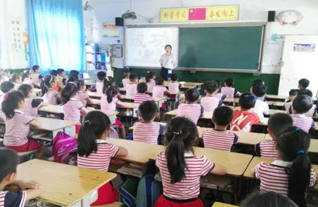 当小学老师轻松吗