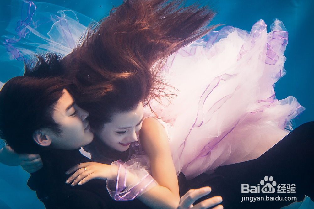 三亚水下婚纱照，三亚水下婚纱摄影