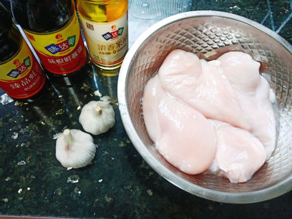 软嫩多汁煎鸡胸