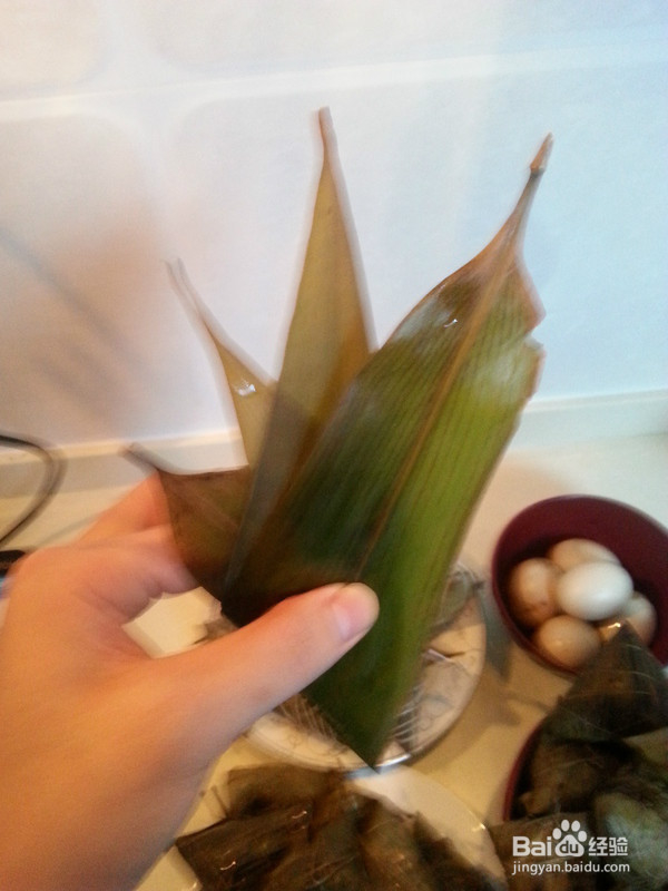 混着酒香与粽叶和糯米的香味