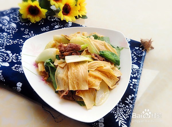 油菜腐竹炒肉的步骤
